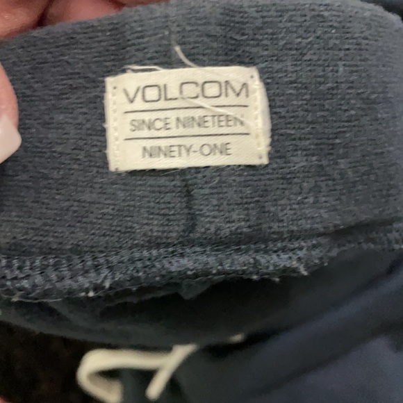 Volcom Jogging Suit - Picture 5 of 5